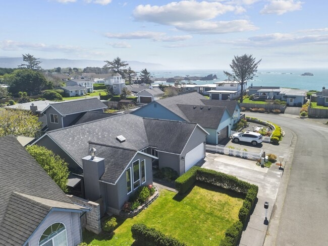 Building Photo - 165 Sea View Cir