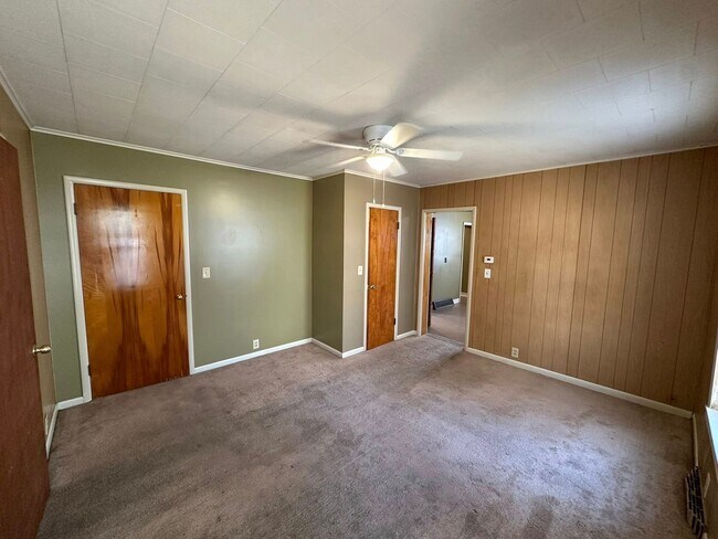 Building Photo - 1701 Broadway