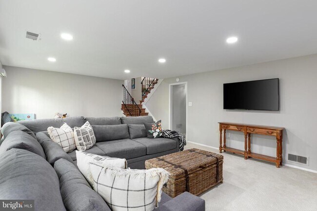 Building Photo - 12029 Cheviot Dr