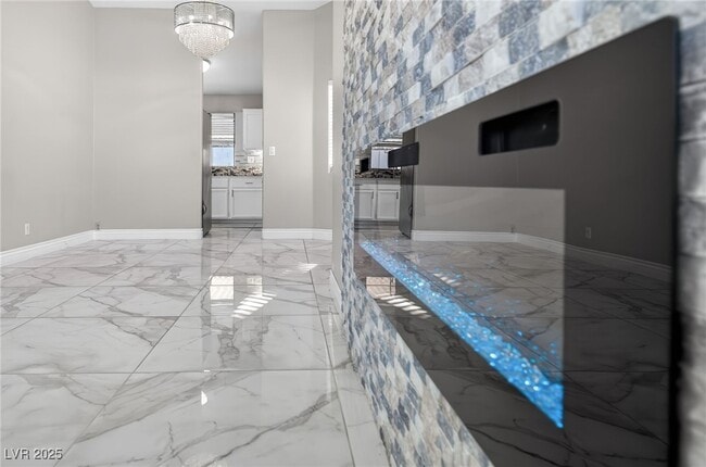 Building Photo - 492 Chelsea Dr