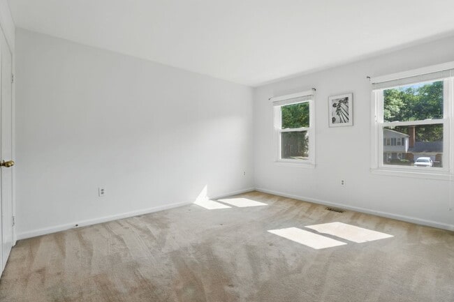 Building Photo - 14720 Peachwood Dr