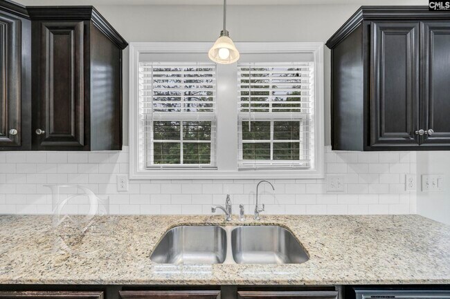 Building Photo - 629 Kimpton Dr