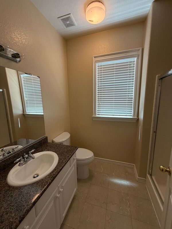 Building Photo - 46263 Drymen Ave