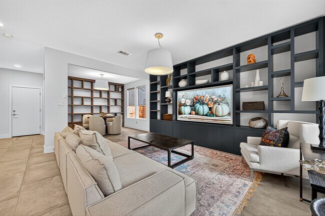 Building Photo - 10021 Hillside Bayou Dr