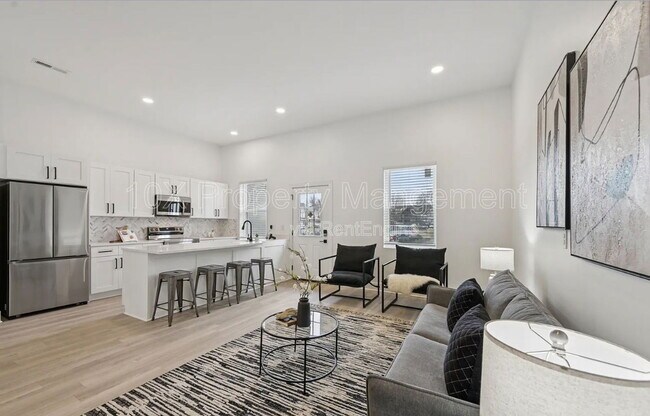 Building Photo - 92 E Innis Ave