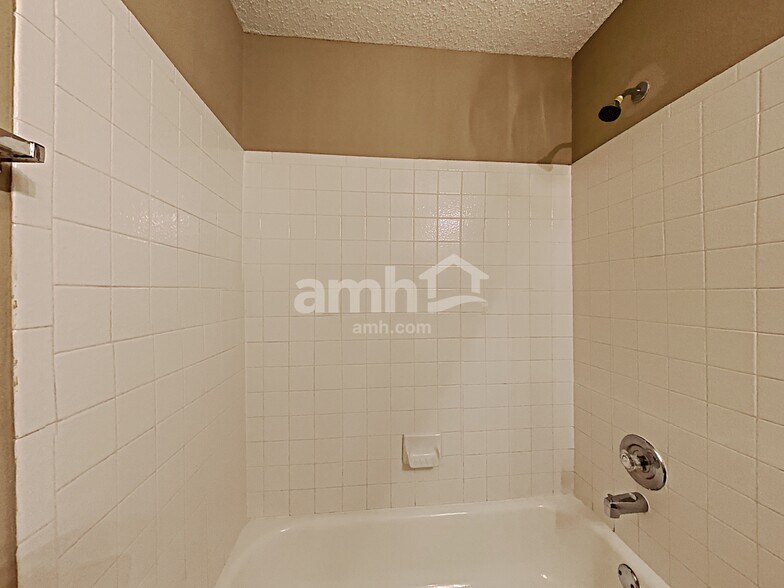 Building Photo - 10542 Westfield Pl