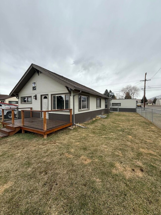 Building Photo - Stunning 5-Bedroom Home located in Butte MT