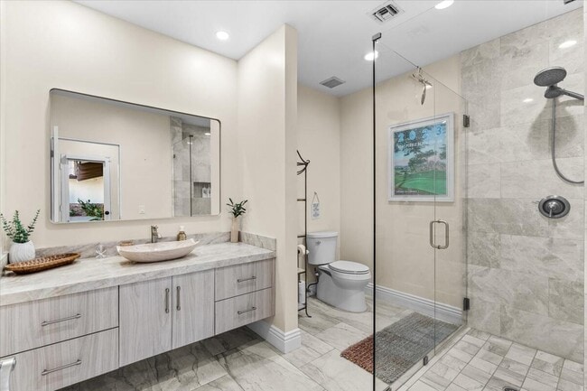 Building Photo - 48731 San Vicente St