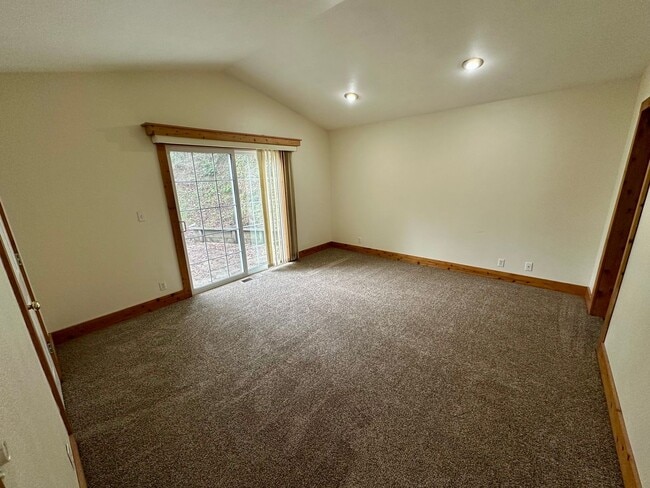 Building Photo - Creekside Home with Bonus Room above 2-Car Garage Alta Sierra