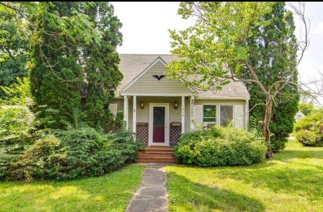 Primary Photo - 1940 E Cedarwood Cir