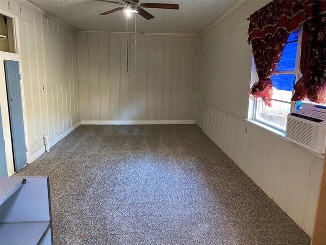 Building Photo - 3620 Reveille St