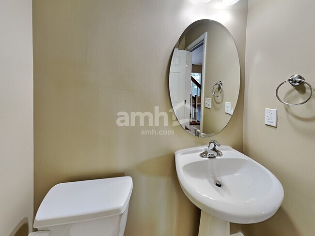 Building Photo - 636 Long Melford Dr