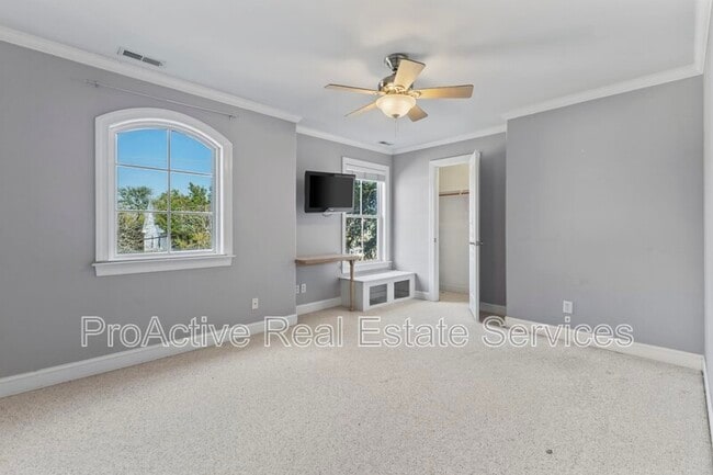 Building Photo - 1225 Hillside Ave