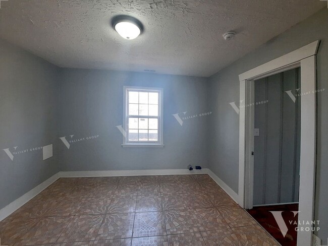 Building Photo - Cozy 2 Bedroom, 1 Bathroom Home in the Woodland Heights neighborhood