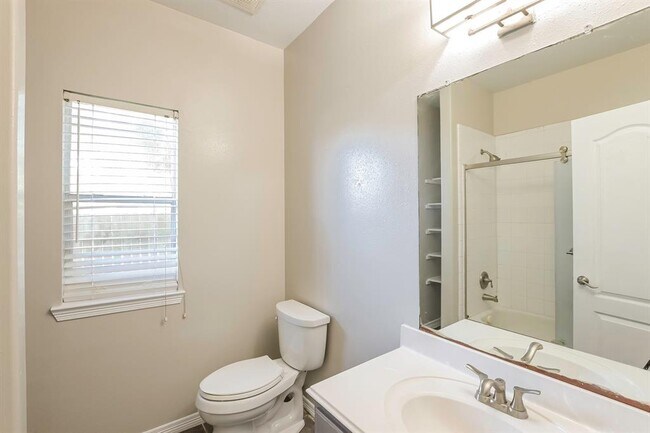 Building Photo - 28702 Hidden Cove Dr