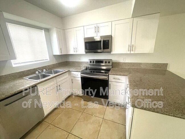 Building Photo - 3512 Rio Robles Dr