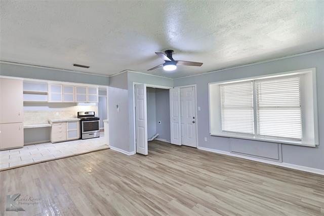 Building Photo - 726 Woodlawn Dr