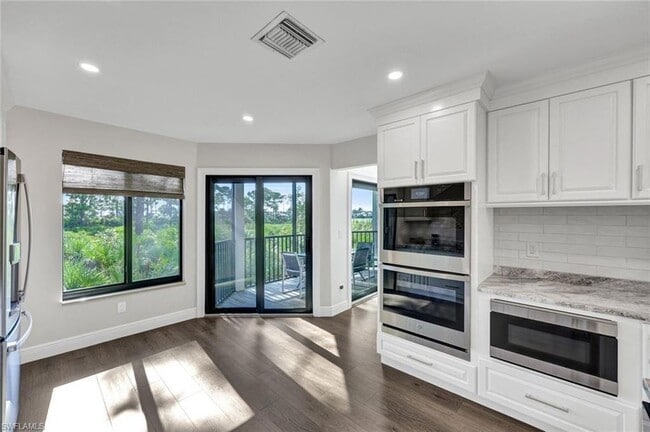 Building Photo - 27131 Oakwood Lake Dr