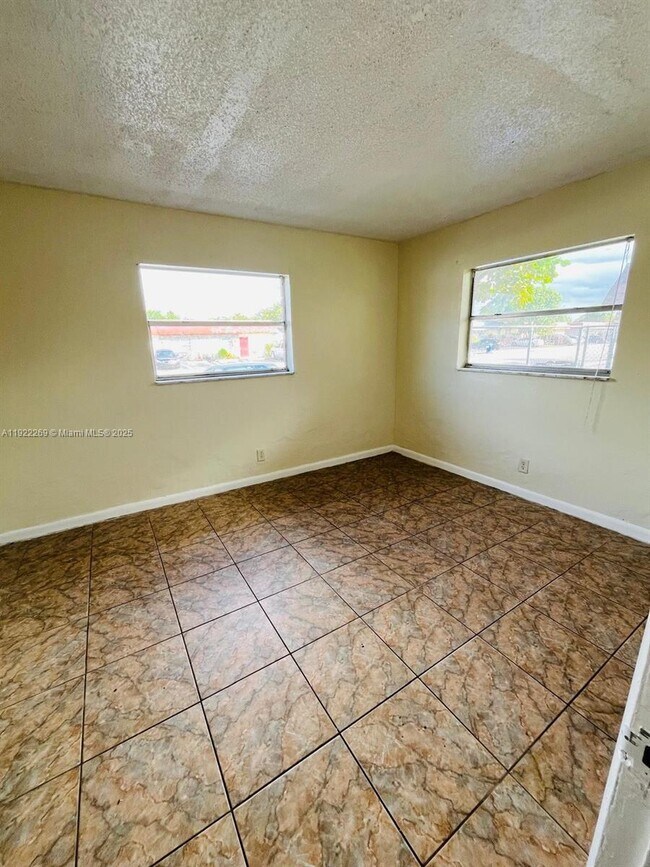 Building Photo - 7710 SW 10th St