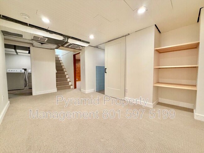 Building Photo - 262 Browning Ave