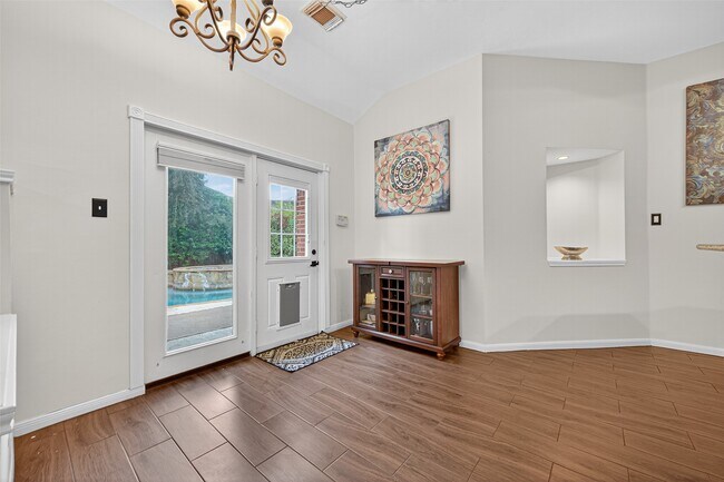 Building Photo - 7302 Foyer Cir