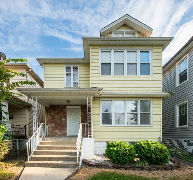 Primary Photo - 727 W 117th St