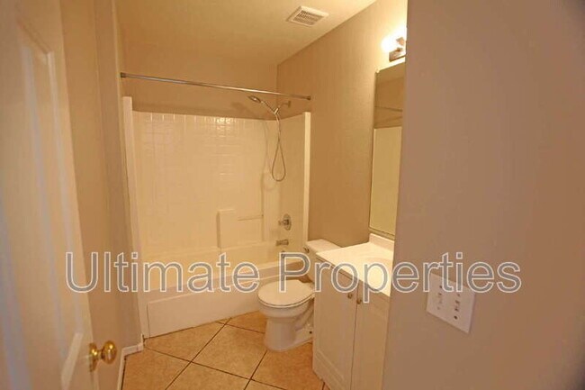 Building Photo - 10526 W Via Del Sol