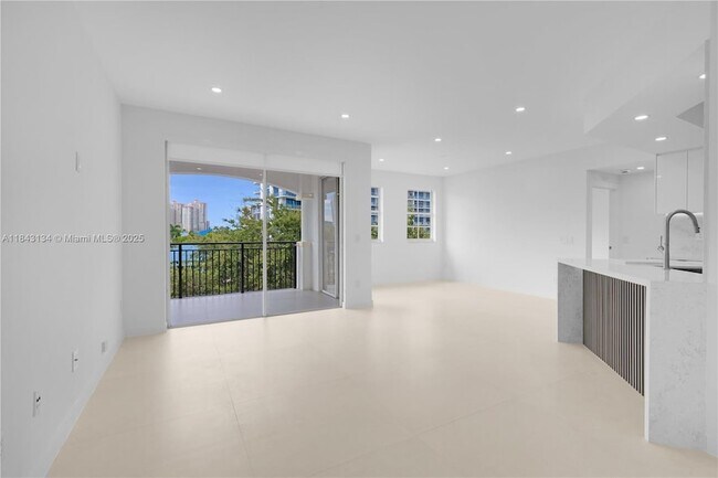Building Photo - 3215 NE 184th St
