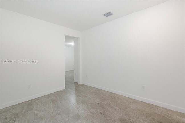 Building Photo - 152 SW 185th Way