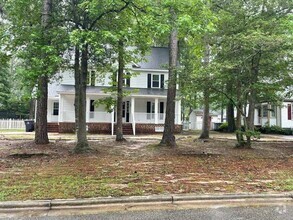 Building Photo - 3 Bedroom 3 bath