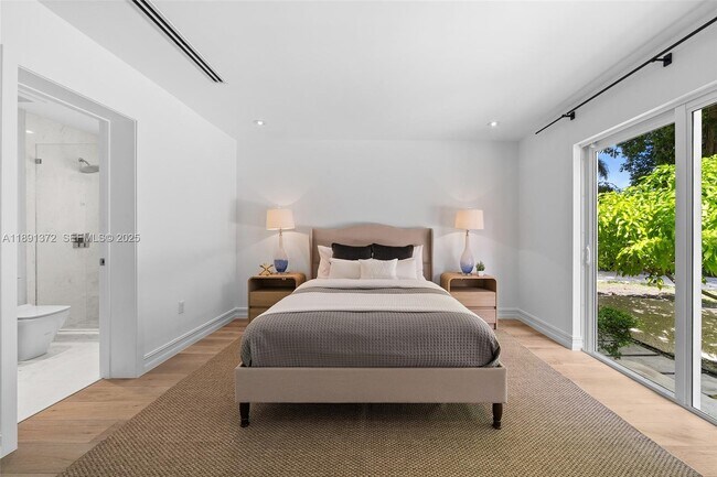 Building Photo - 575 Bay Point Rd