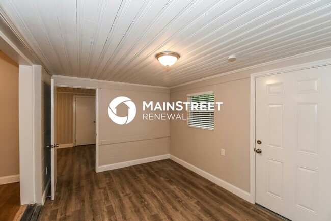 Building Photo - 3 Bedroom Pet-Friendly Home in JACKSONVILL...