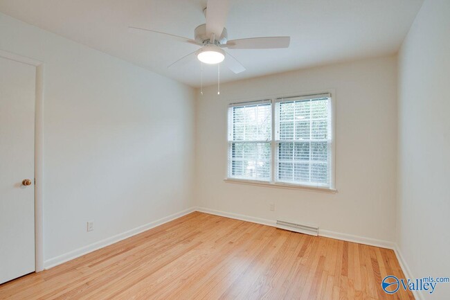 Building Photo - 814 Cleermont Dr SE