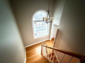 Building Photo - 46B Dominion Rd