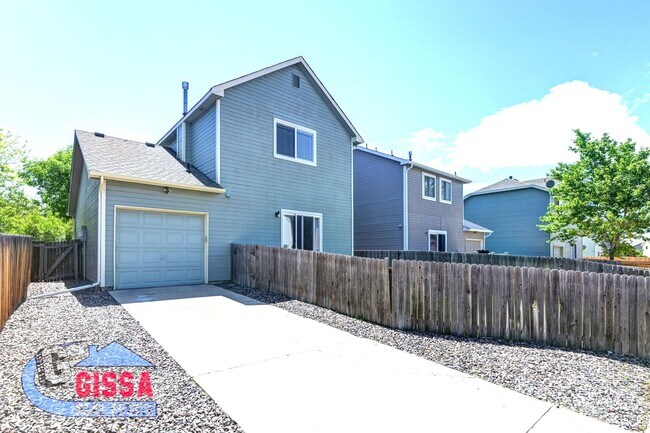 Building Photo - Cute home with engineered hardwood flooring throughout is available now!