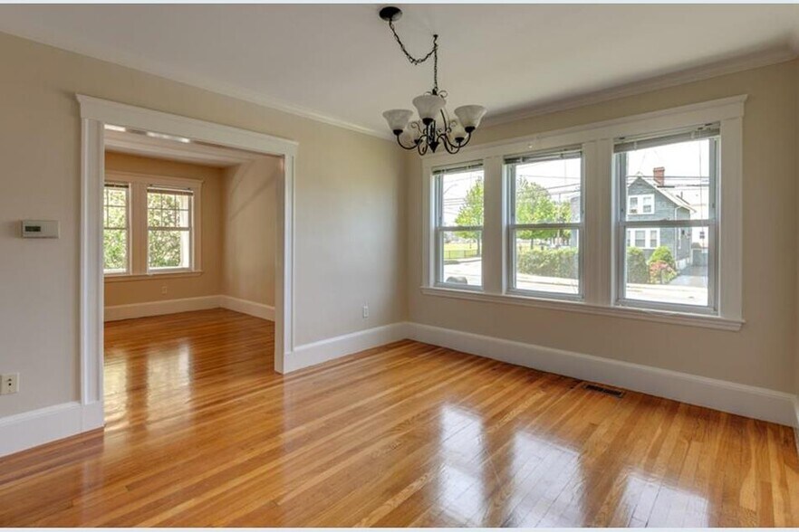 Building Photo - 37 2nd St