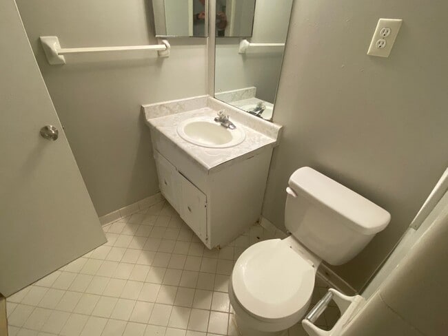 Building Photo - A Joyful 3-Bed Duplex Home!