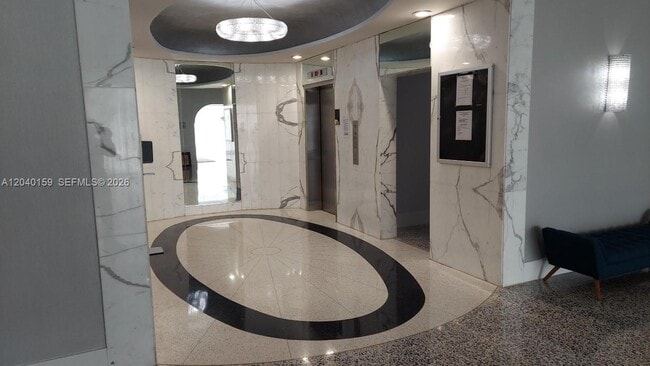 Building Photo - 3140 S Ocean Dr