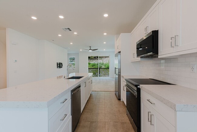 Building Photo - Charming 4 Bedroom 3.5 Bath in Carmel Mountain Ranch