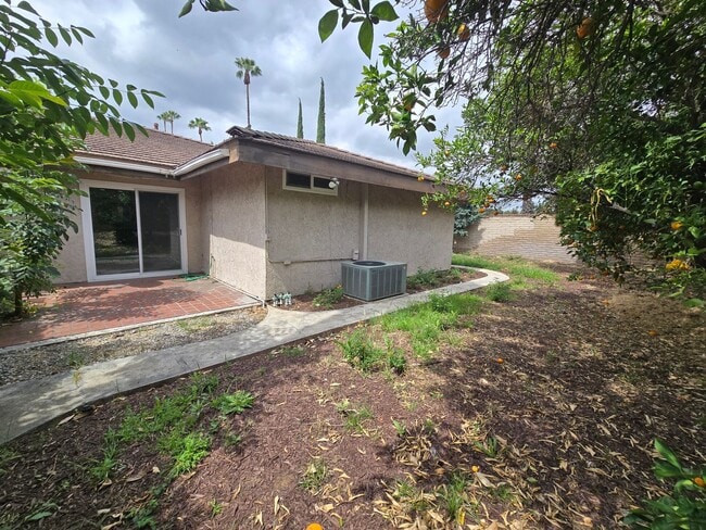 Building Photo - Victoria Neighborhood Single Story Home