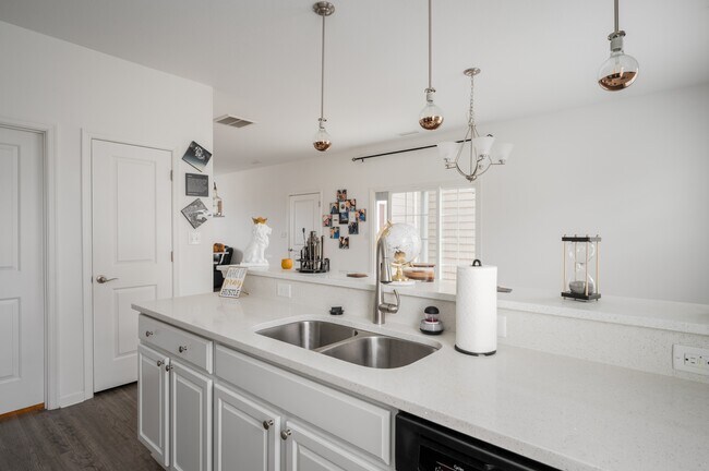 Building Photo - 2040 Canning Pl