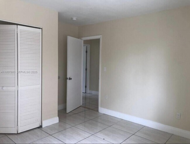 Building Photo - 1940 Washington Ave