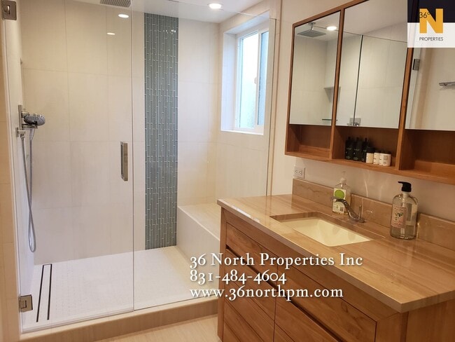 Building Photo - Hatton Fields Retreat with Guest Suite and...