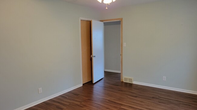 Building Photo - 1830 Harding Dr