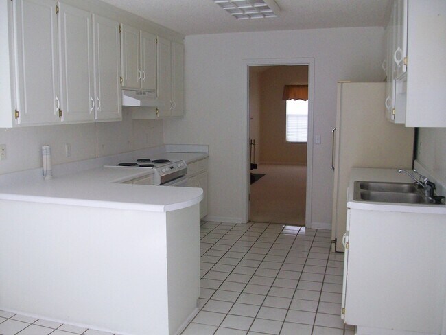 Building Photo - 312 Tharpe Dr