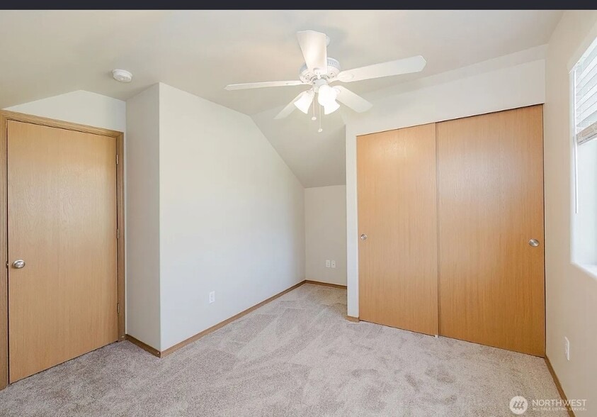 Bedroom 2 - 106 Goldenrod St