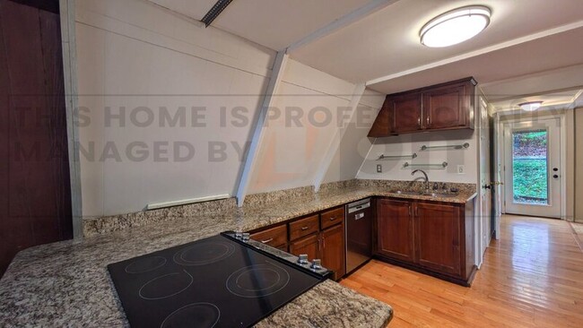 Building Photo - 452 Harper Rd