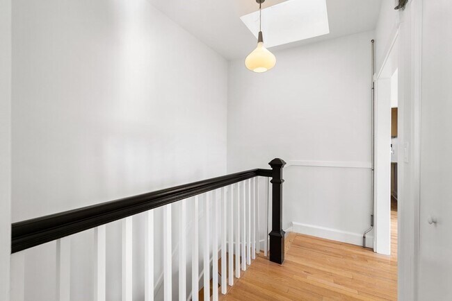 Building Photo - 4 Flint Pl
