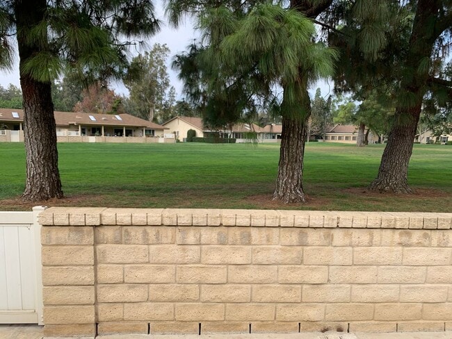 Building Photo - An El Dorado Model on the Golf Course
