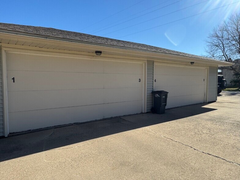 Building Photo - 3475 Winston Dr